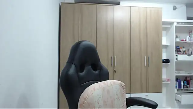 RoxanaLove9 online show from November 6, 1:20 am