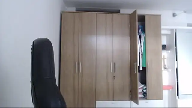 RoxanaLove9 online show from February 6, 9:22 pm