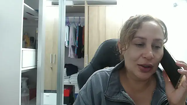 Snapshot of RoxanaLove9 chatting on March 8, 2:45 am RoxanaLove9 online show from March 8, 2:45 am