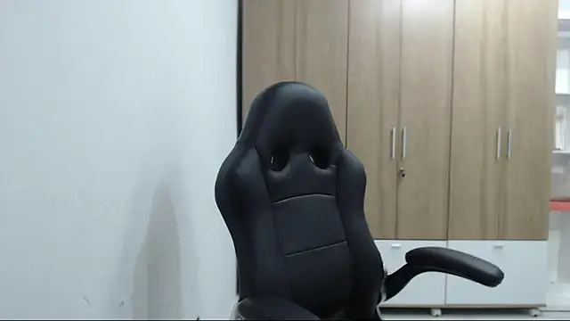 RoxanaLove9 online show from March 31, 11:07 pm