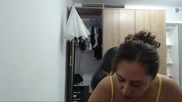 RoxanaLove9 online show from January 9, 1:45 am