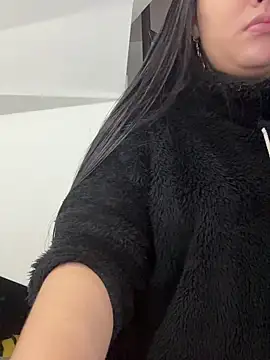 Annie9  online show from November 29, 3:50 am