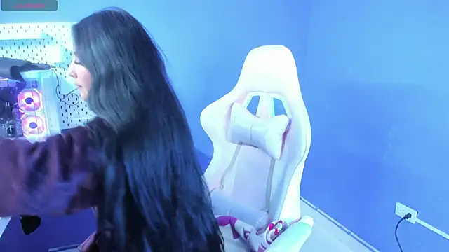 Annie9  online show from October 29, 3:49 am