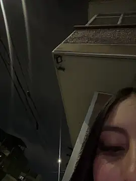 Annie9  online show from April 4, 2:51 am