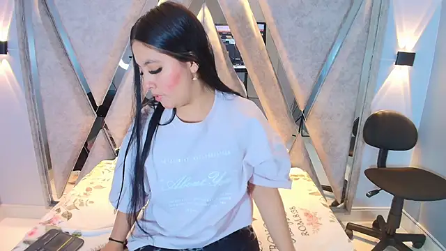 Annie9  online show from October 10, 4:57 am