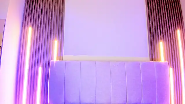 Annie9  online show from April 18, 3:31 am