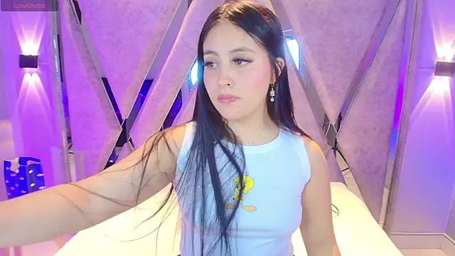 Annie9  online show from March 21, 3:52 am