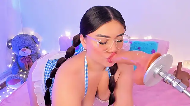 Snapshot of Isa_belaa chatting on March 1, 1:40 pm Isa belaa online show from March 1, 1:40 pm