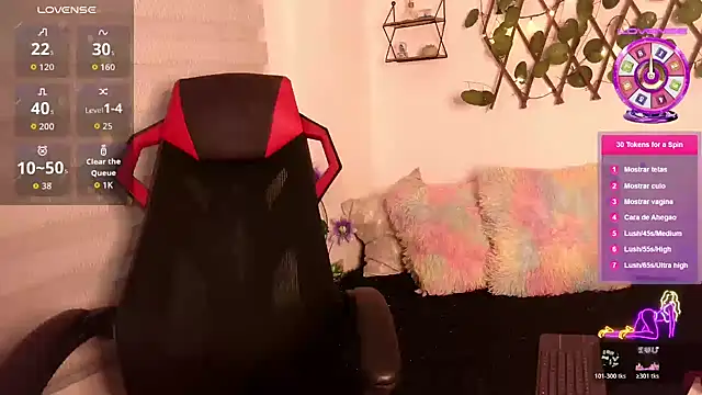 Snapshot of EmberEyes_999 chatting on November 27, 7:25 pm EmberEyes 999 online show from November 27, 7:25 pm