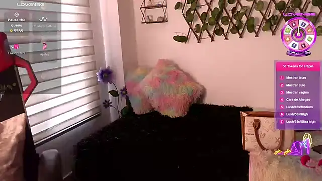 Snapshot of EmberEyes_999 chatting on November 4, 8:34 pm EmberEyes 999 online show from November 4, 8:34 pm