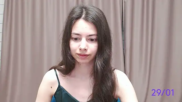 Snapshot of sweet_sweet_angel chatting on January 29, 2:51 am sweet sweet angel online show from January 29, 2:51 am