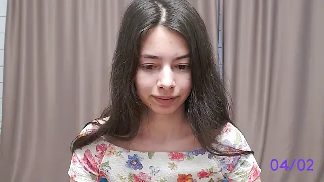 Snapshot of sweet_sweet_angel chatting on February 4, 8:56 am sweet sweet angel online show from February 4, 8:56 am