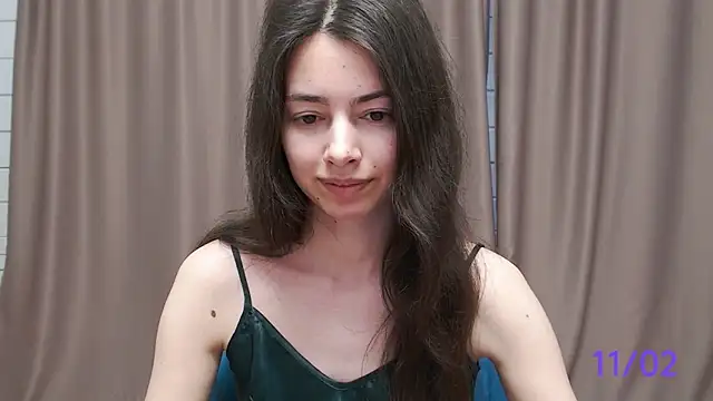 Snapshot of sweet_sweet_angel chatting on February 11, 8:48 am sweet sweet angel online show from February 11, 8:48 am