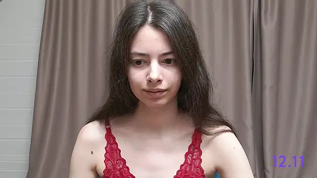 Snapshot of sweet_sweet_angel chatting on November 12, 1:37 pm sweet sweet angel online show from November 12, 1:37 pm