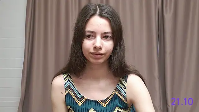 Snapshot of sweet_sweet_angel chatting on October 21, 7:30 am sweet sweet angel online show from October 21, 7:30 am