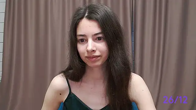 Snapshot of sweet_sweet_angel chatting on December 26, 8:39 am sweet sweet angel online show from December 26, 8:39 am