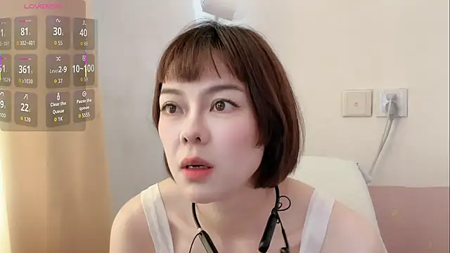 Linda-LL online show from November 8, 4:49 am