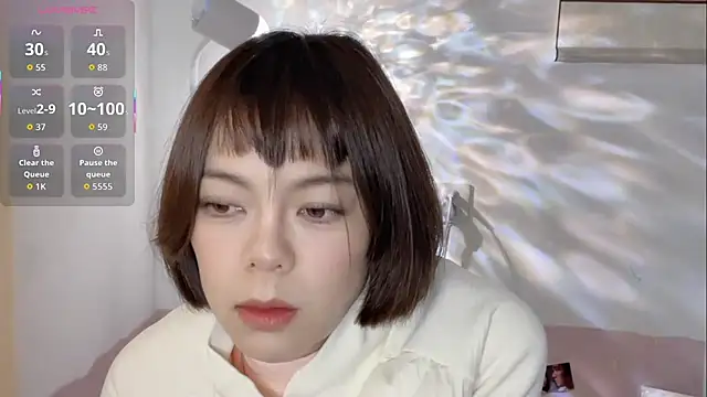 Linda-LL online show from November 3, 2:39 am