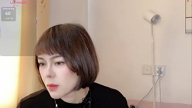 Linda-LL online show from November 11, 5:24 am