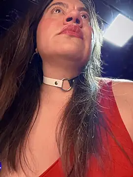 Iam  Cristal online show from November 1, 9:30 pm