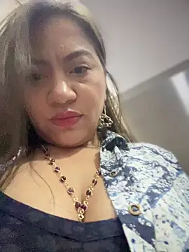 Snapshot of Iam__Cristal chatting on March 12, 11:44 pm Iam Cristal online show from March 12, 11:44 pm