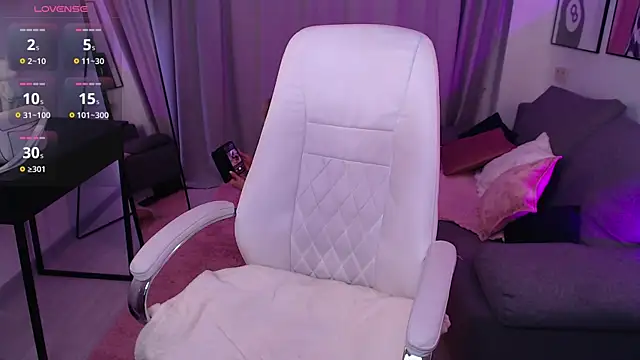 Fay Dunaway online show from January 8, 2:12 pm