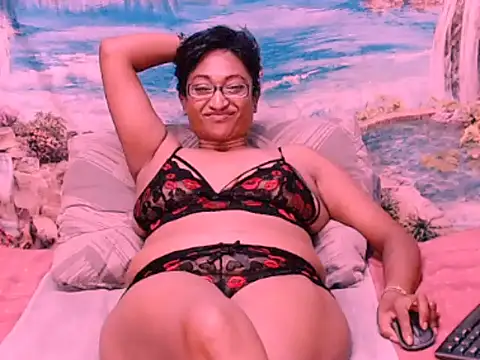 Snapshot of indianspicey chatting on January 14, 10:44 pm indianspicey online show from January 14, 10:44 pm