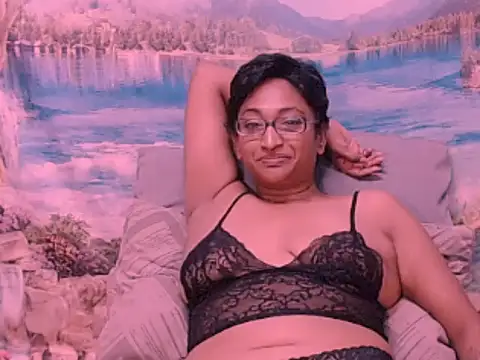 Snapshot of indianspicey chatting on January 15, 1:56 am indianspicey online show from January 15, 1:56 am