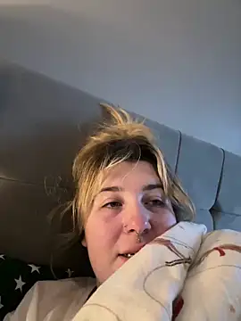 Curvy Rosie99 online show from December 27, 2:12 pm