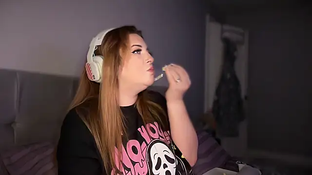 Curvy Rosie99 online show from April 15, 7:58 pm