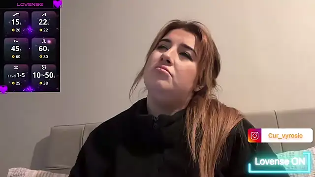 Curvy Rosie99 online show from February 3, 6:46 pm