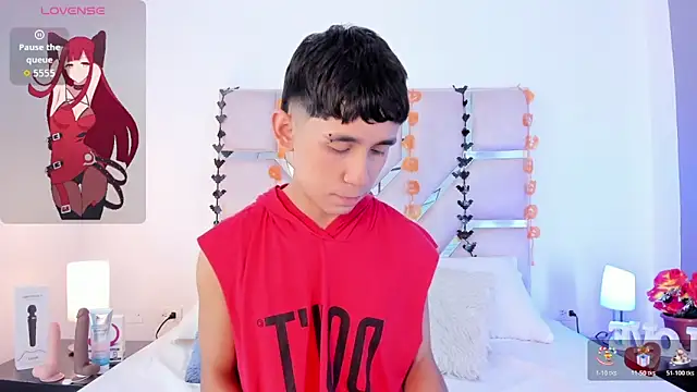 Thayler jones online show from October 28, 11:09 am