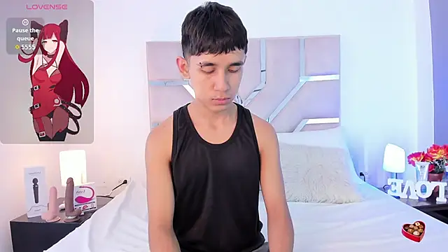 Thayler jones online show from November 11, 11:27 am