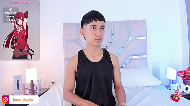 Thayler jones online show from December 1, 12:06 pm