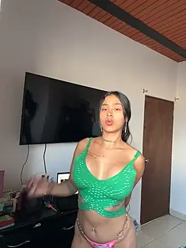 paisitahot1975 online show from January 21, 4:27 pm