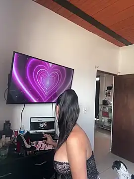 paisitahot1975 online show from March 22, 3:42 pm