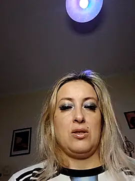 Snapshot of DesireSatler chatting on June 28, 4:52 am DesireSatler online show from June 28, 4:52 am