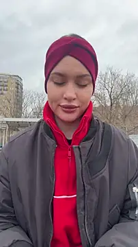 Snapshot of KikiWatson chatting on February 17, 8:11 am KikiWatson online show from February 17, 8:11 am