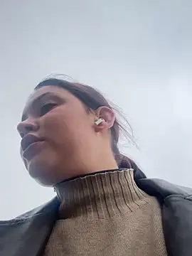 Snapshot of KikiWatson chatting on November 15, 7:01 am KikiWatson online show from November 15, 7:01 am