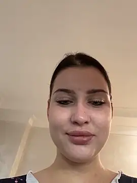 Snapshot of KikiWatson chatting on December 19, 9:55 am KikiWatson online show from December 19, 9:55 am