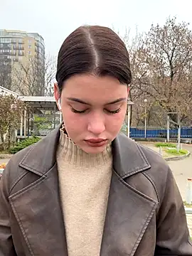 Snapshot of KikiWatson chatting on November 10, 7:02 am KikiWatson online show from November 10, 7:02 am