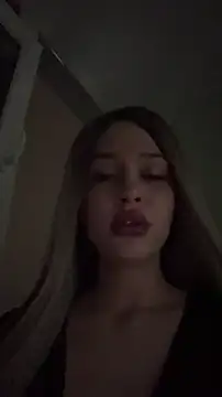 Snapshot of KikiWatson chatting on February 24, 7:48 pm KikiWatson online show from February 24, 7:48 pm