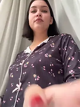 Snapshot of KikiWatson chatting on December 18, 7:13 am KikiWatson online show from December 18, 7:13 am