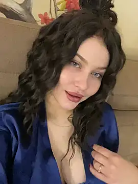 Snapshot of KikiWatson chatting on February 21, 5:31 pm KikiWatson online show from February 21, 5:31 pm