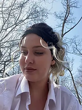 Snapshot of KikiWatson chatting on March 10, 10:18 am KikiWatson online show from March 10, 10:18 am