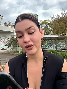 Snapshot of KikiWatson chatting on October 25, 7:07 am KikiWatson online show from October 25, 7:07 am