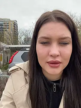 Snapshot of KikiWatson chatting on March 21, 7:11 am KikiWatson online show from March 21, 7:11 am