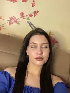 Snapshot of KikiWatson chatting on March 19, 11:17 am KikiWatson online show from March 19, 11:17 am