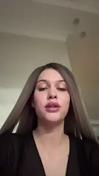 Snapshot of KikiWatson chatting on February 28, 8:30 pm KikiWatson online show from February 28, 8:30 pm