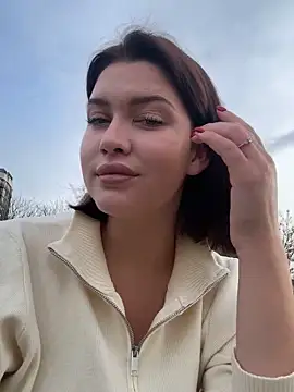 Snapshot of KikiWatson chatting on November 20, 7:09 am KikiWatson online show from November 20, 7:09 am